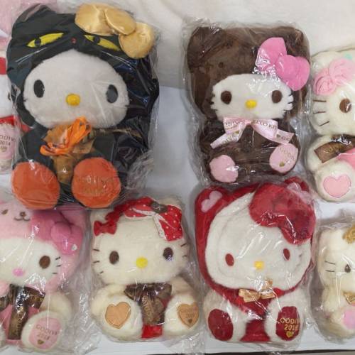 GODIVA HELLO KITTY 公仔