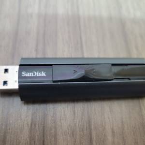 San Disk Extreme Pro 1TB手指
