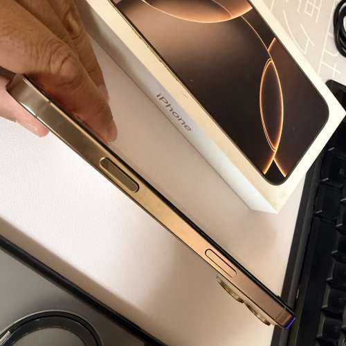 iphone 16 Pro Max 1TB Desert Titanium 沙漠鈦金屬色