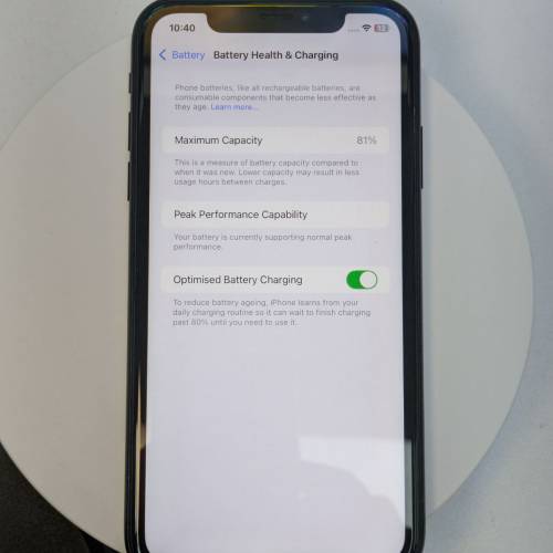 iphone XR 128GB $980