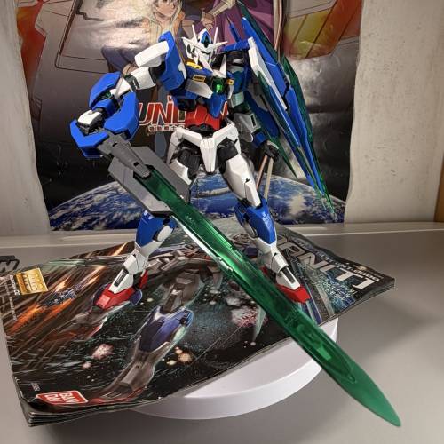 MG 1:100 機動戰士高達 00 劇場版 先驅者的覺醒 00 Qan［T］ 已砌 素組 高達模型