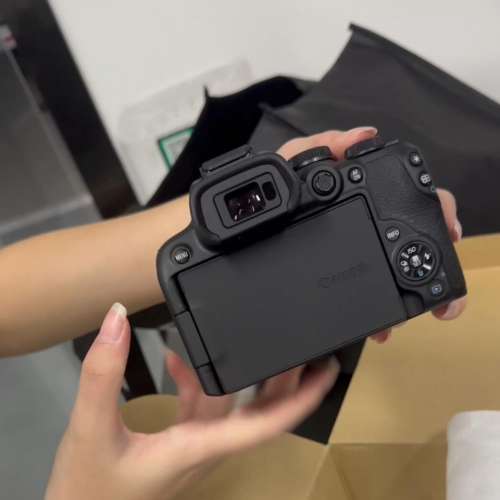 佳能r10+鏡頭  cmos干凈 屏幕冇劃痕 機身冇磕碰 行貨機 全新出