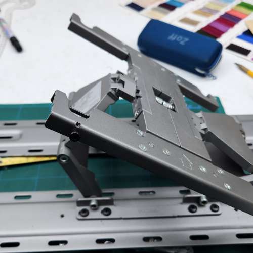 LG 入牆多角度架( LSW200BG ) 合商業或餐廳高位展視用