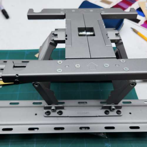 LG 入牆多角度架( LSW200BG ) 合商業或餐廳高位展視用