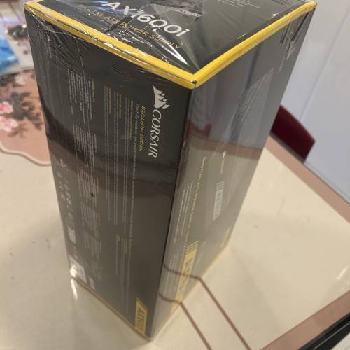 全新 Corsair AX1600i 電源供應器