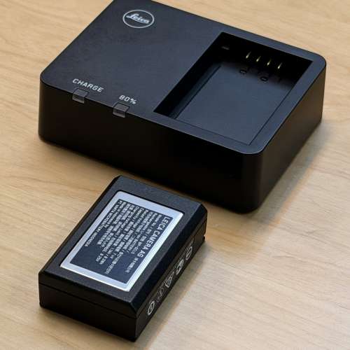 Leica M10 M10P Battery Charger + 1 Battery 原廠充電器加電池