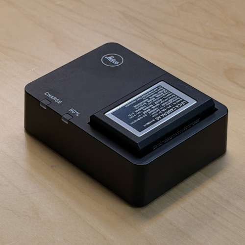 Leica M10 M10P Battery Charger + 1 Battery 原廠充電器加電池