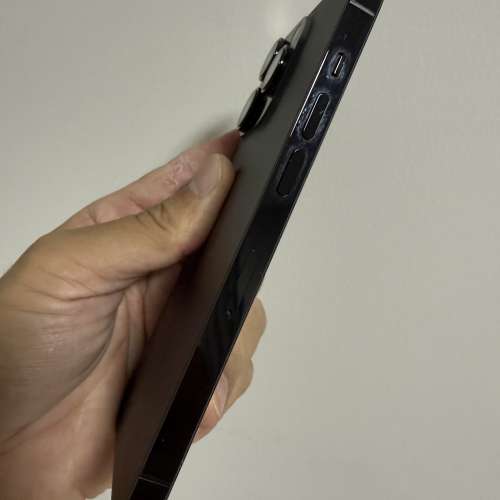 iPhone 14pro 256gb,港行雙卡，電池健康度89,有套有貼，所有原裝，所有功能正常！不...
