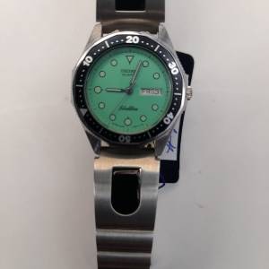 Vintage Seiko 2A23-012B Lady's Tiffany Blue 50 meters Quartz Watch