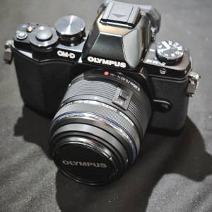 Olympus E-M10 EM10 一代 + 14-42 II R M43 14mm 42mm 14 42 奧林巴斯 99%new 跟2電...
