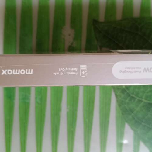 Momax. 全新有电池3ccc 認証