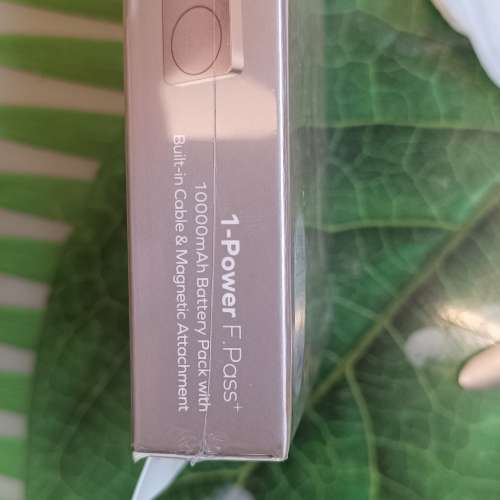 Momax. 全新有电池3ccc 認証