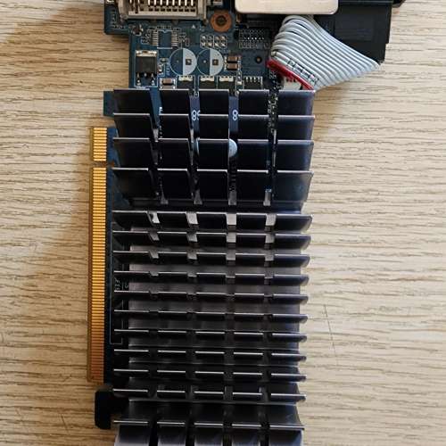 Asus display card GT 520 送 HDMI 1.5M 線