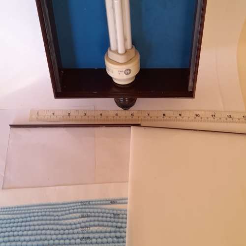 清理古舊器材，燈箱，三個可摺疊攝影棚,photo box，兩個沖菲林罐， 全部共售380元...