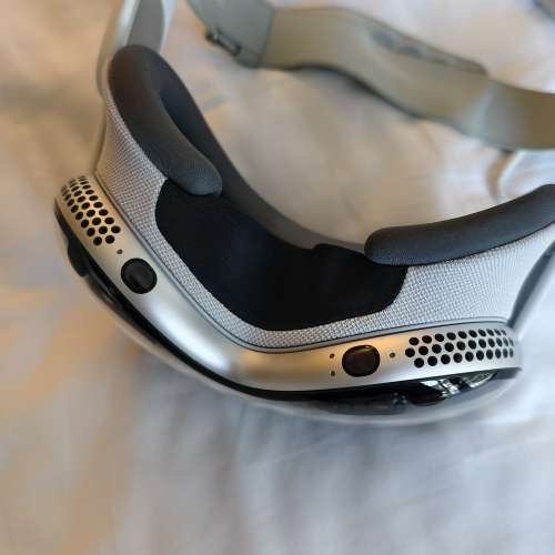 第一代 vision pro, 512gb, m2 (水）