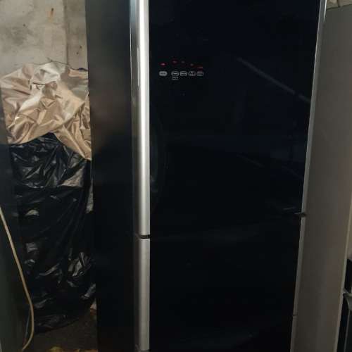 8成新日立變頻雪櫃