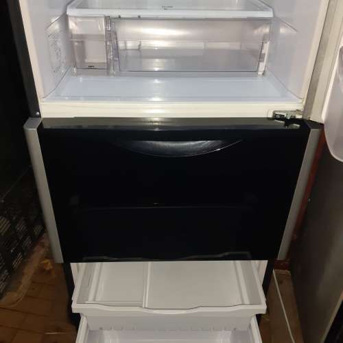 8成新日立變頻雪櫃