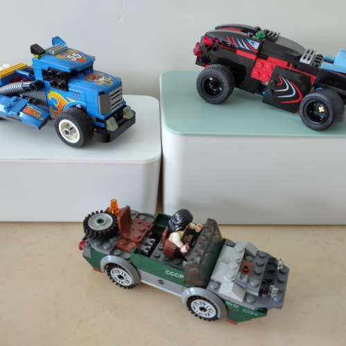 LEGO車三架
