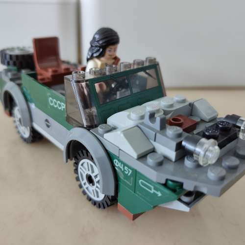 LEGO車三架