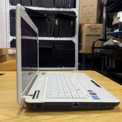 Toshiba Satellite L740 (Core i3 / 14" 高清 / Win 11 / 永久Office / SSD)