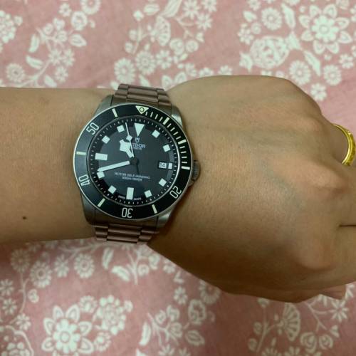 自售帝舵領潛黑鈦土豆領潛系列帶高檔表盒