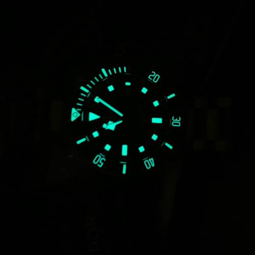 自售帝舵領潛黑鈦土豆領潛系列帶高檔表盒