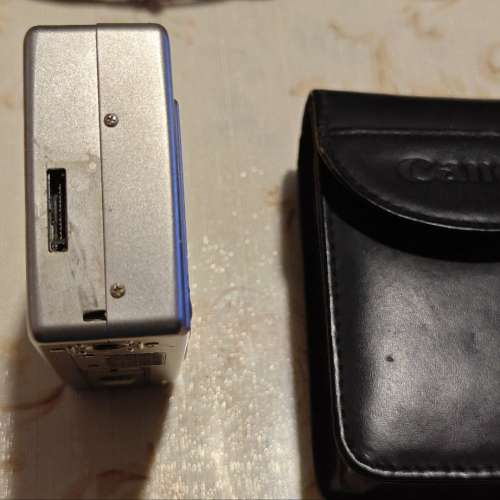 Canon digital IXUS V3 camera