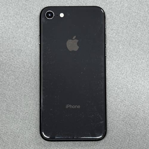 Apple iPhone 8 64GB Black Color (屏幕右下角有破裂 所有功能操作正常 83%電池健...