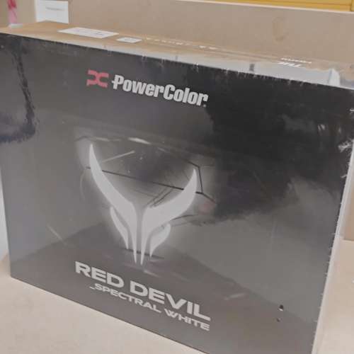 显卡：POWERcolor Red Devil Spectral White AMD Radeon RX 9070 XT 16GB GDDR6 全新