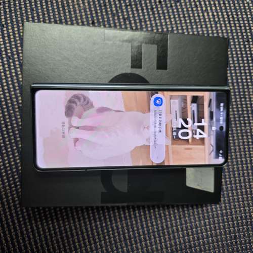 Fold 4 / 512 g / 行貨，己過保用 / 新淨/ 無花 / 無燒屏