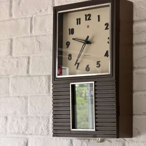 出售 6-70年代昭和風National掛鐘一個,整體85%新，100%正常，每小時有報時功能，機...