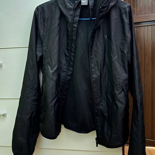 Puma女裝黑色風褸外套s碼（只限葵涌交收或順豐到付