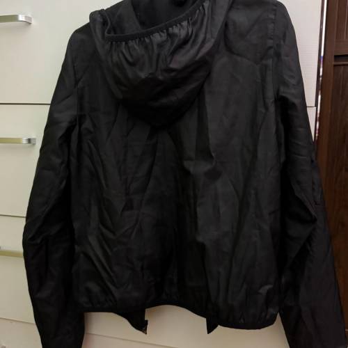 Puma女裝黑色風褸外套s碼（只限葵涌交收或順豐到付