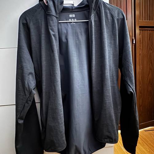 男女通用，超彈性DRY-EX 抗 UV 拉鏈連帽 外套（只限葵涌交收或順豐到付