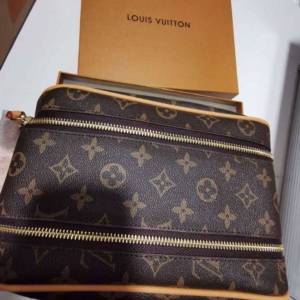 Louis Vuitton 手拎袋 梳洗包