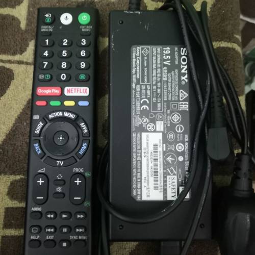 SONY原裝聲控搖控器同19.5V原裝火牛1套(100%運作全正常)