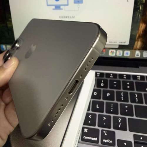 iPhone 15pro max 256gb,港行冇花，冇拆冇修，所有原裝，所有功能正常，全套齊有單...