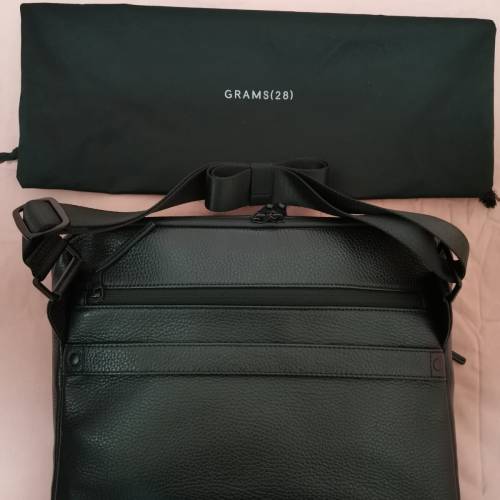 Grams 28 男裝全真皮 斜孭袋