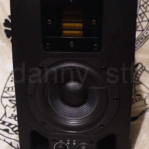 一個 ADAM Audio A3X 80W 主動式 監聽喇叭 有源音箱 Monitior Speaker