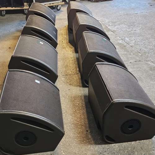 L-acoustics 115XT HiQ monitor