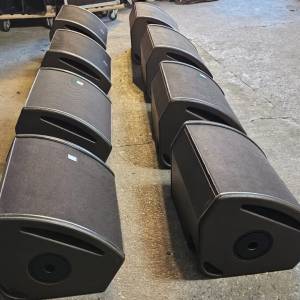 L-acoustics 115XT HiQ monitor