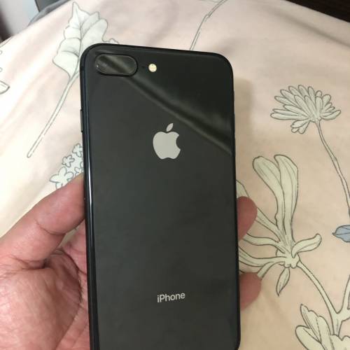 Black - Full set 99%new iPhone 8 Plus 64gb battery 100% one month warranty