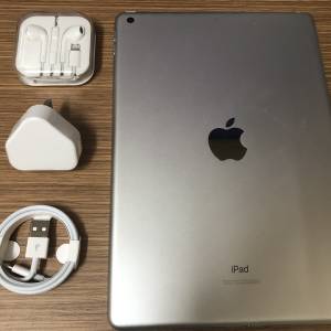 Sliver - Full set 99%new iPad 8 128gb wifi only one month warranty