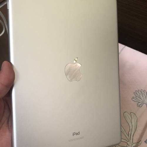 Sliver - Full set 99%new iPad 8 128gb wifi only one month warranty
