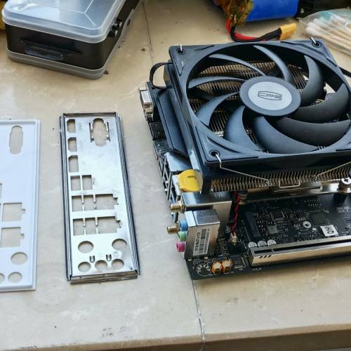 閃電Q1HY （13900hk es）