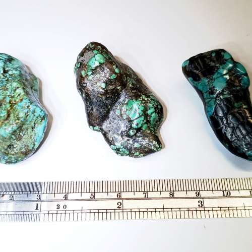 三枚綠松石