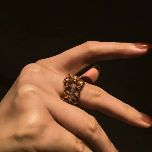 Chrome Hearts克羅心鳶尾花帶鑽戒指 22k金