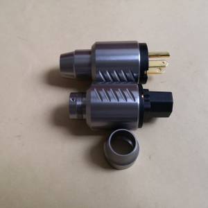 全新鯊魚美式鍍金插頭一套（代友售）