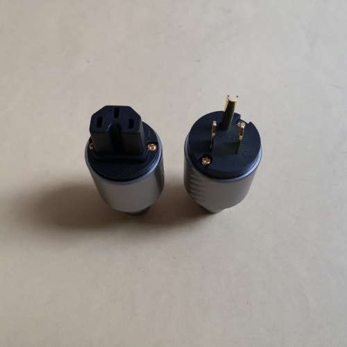 全新鯊魚美式鍍金插頭一套（代友售）