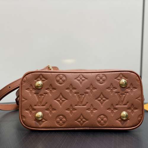 M26489棕色 M28661 全皮壓花貝殼包 Alma bb 手袋